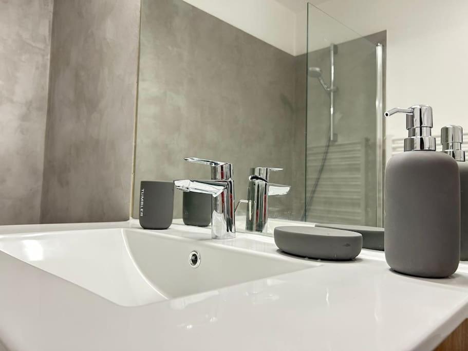 Appartamento Sublime Flat - Heart Of Paris - Le Marais Esterno foto